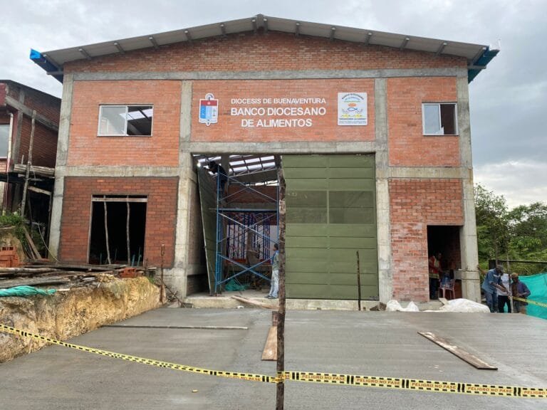 Inauguración del banco de alimentos.