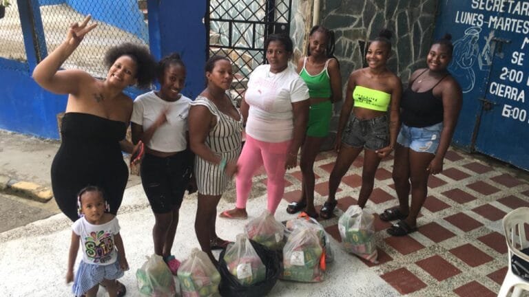 Solidaridad en Buenaventura: la Diócesis apoya a familias afectadas por incendio.