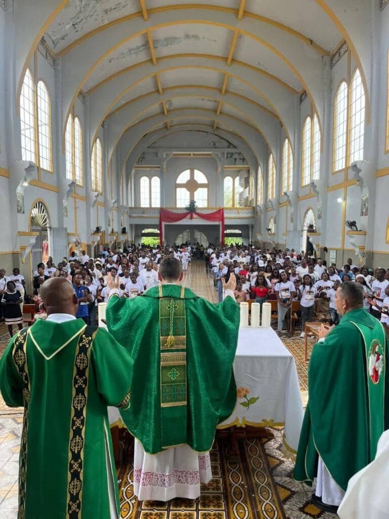 Un día histórico en Puerto Merizalde: visita del Nuncio Apostólico Monseñor Paolo Rudelli
