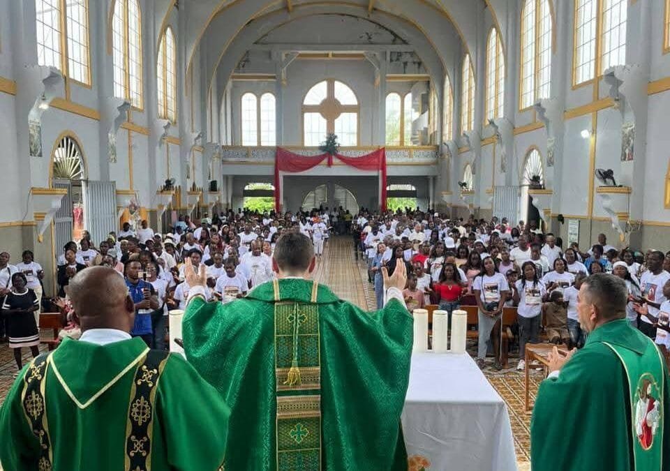Un día histórico en Puerto Merizalde: visita del Nuncio Apostólico Monseñor Paolo Rudelli