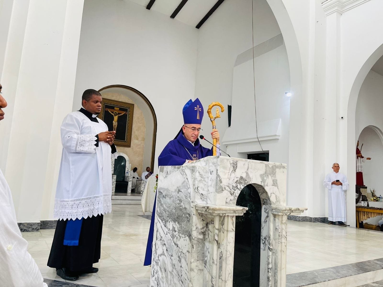 Monseñor Rubén Darío en la homilía