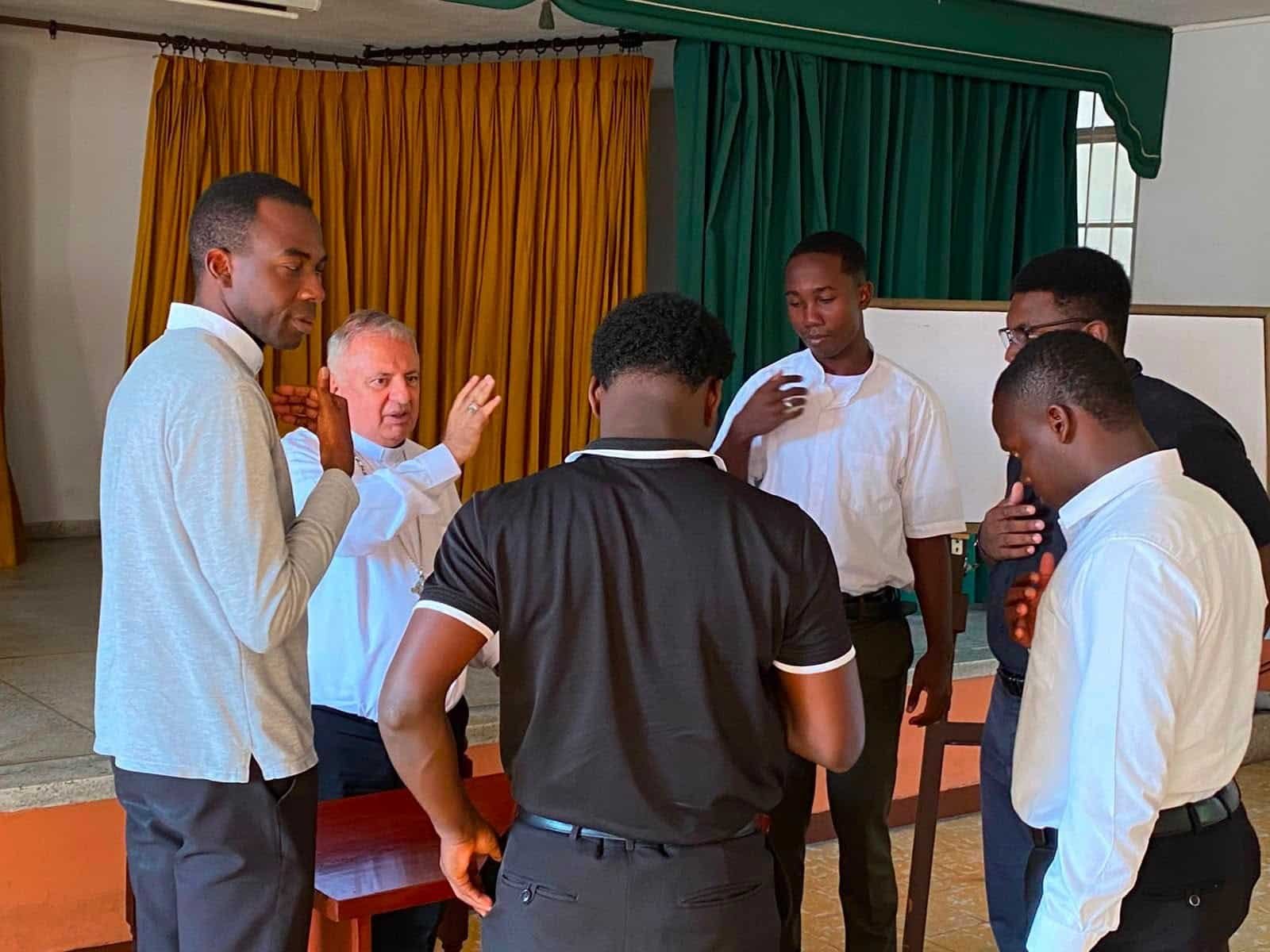 Visita Mons. Matiz Seminario Pereira 2